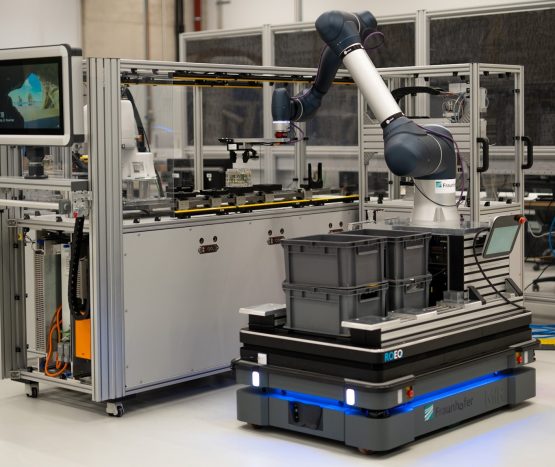 Beitragsbild: Mobiler Manipulator des Fraunhofer IGCV | Quelle: Fraunhofer IGCV