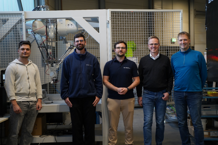 Beitragsbild: Projektteam (v. l. n. r.): Matthias Pallasch, Victor Caldas, Michael Miro, Bernd Kuhlenkötter und Tobias Glasmachers beim Kick-off-Treffen. | Quelle: LPS