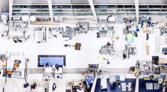 Ein Betriebssystem für die Produktion ermöglicht die Verschmelzung von Informationstechnik (IT) und operativen Technologien (OT). | Quelle: IFF Stuttgart, Rainer Bez