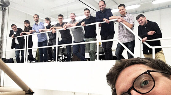 Teile der wissenschaftlichen Mitarbeiter/-innen im Projekt Bauen mit Papier | Quelle: PtU Darmstadt